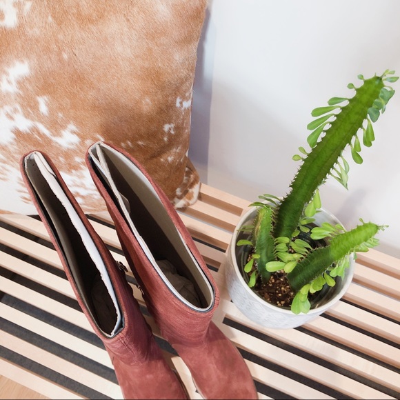 UGG Mahogany Riding Boot - Picture 5 of 7